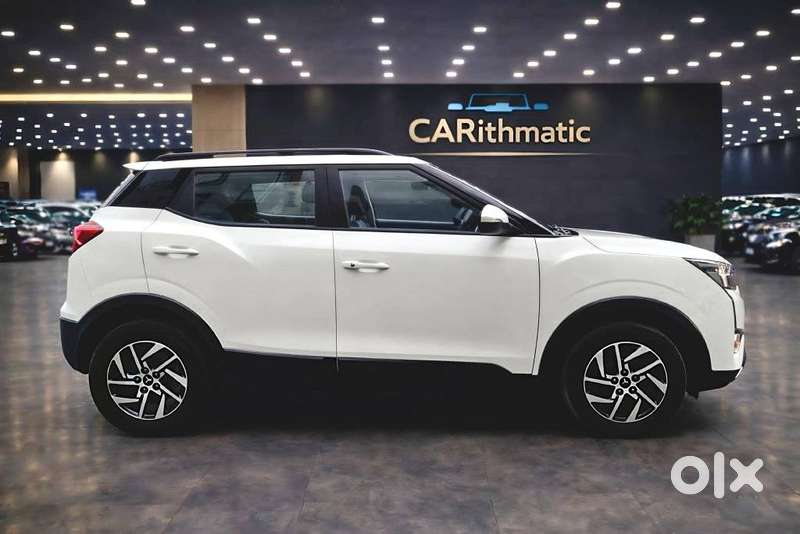 Mahindra XUV 3XO AX5L 1.2 Petrol AT